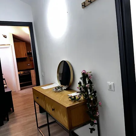 And Cozy Apprtment In With Panoramic View