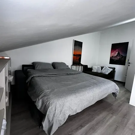 And Cozy Apprtment In With Panoramic View